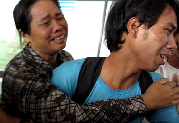50 tên cướp biển, tay dao tay súng, xông vào chúng em ảnh 8
