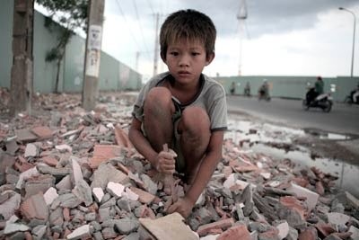 Nhóm học sinh cấp 3, tình nguyện quyên thức ăn cho trẻ cơ nhỡ ảnh 2