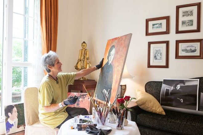 Joan Baez đến Hà Nội, thăm hầm tránh bom 40 năm trước ảnh 2