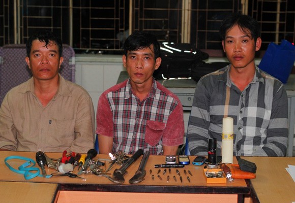 Bắt băng trộm chuyên nghiệp bẻ khóa đột nhập ảnh 1