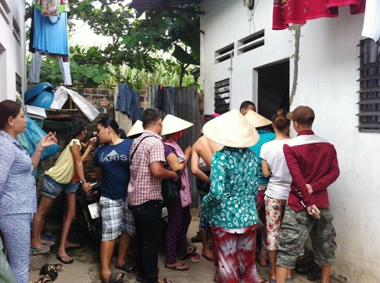 Vụ bé 18 tháng tuổi bị hành hạ đến tử vong: Dư luận phẫn nộ ảnh 1
