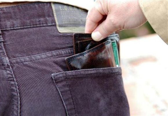 Đi khám bệnh nữ “đạo chích” móc túi người nước ngoài ảnh 1