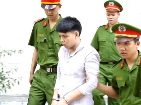 Mâu thuẫn chơi game, xách rựa định đi chém người thì bị đâm chết ảnh 1
