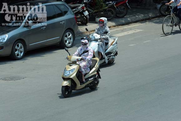 "Cuộc chiến" gìn giữ nhan sắc giữa trời 40 độ ảnh 4