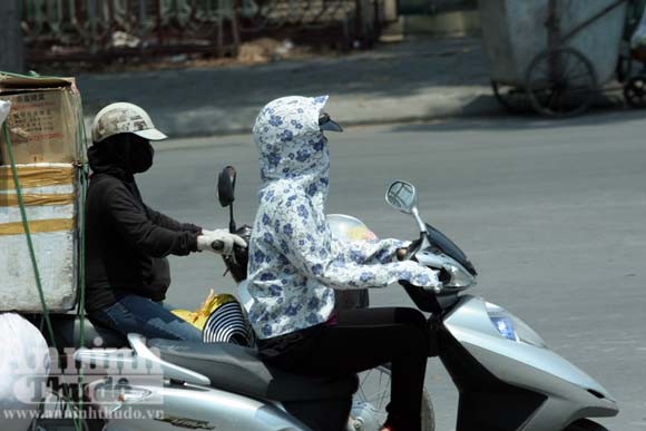 "Cuộc chiến" gìn giữ nhan sắc giữa trời 40 độ ảnh 10