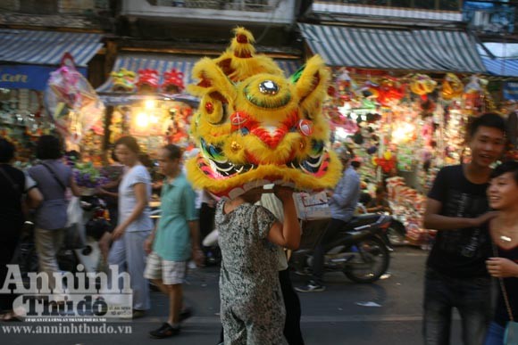 Tìm về Hàng Mã lựa quà Trung thu ảnh 4
