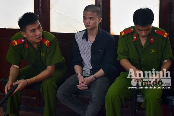 Hung hăng bênh bạn bằng cách... đâm chết người ảnh 1