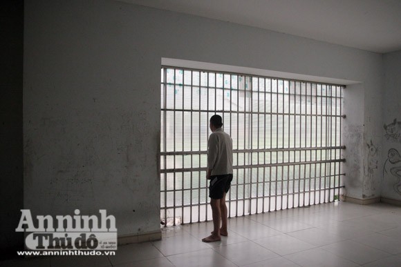 Vừa được tháo xích, con tâm thần chém bố đẻ chết tại chỗ ảnh 1