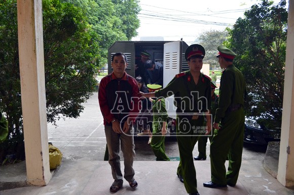 Thủ đoạn giấu heroin trong bình xăng nhưng vẫn không thoát ảnh 3