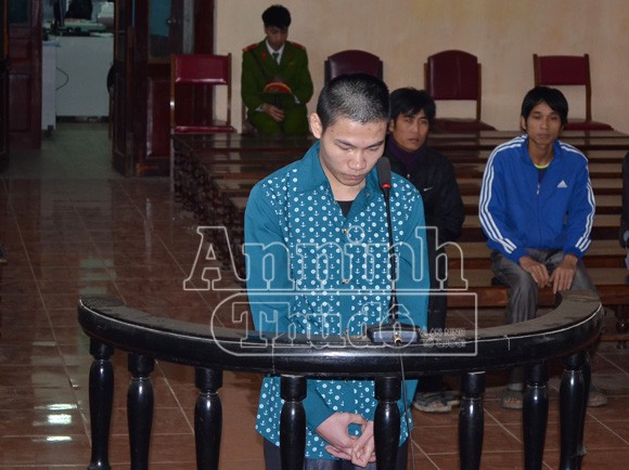 Thù dai, rình vụt đối thủ đến gẫy gậy, vỡ đầu ảnh 1
