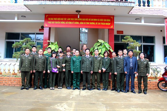 Thắm đượm tình đồng chí nơi biên cương ảnh 3