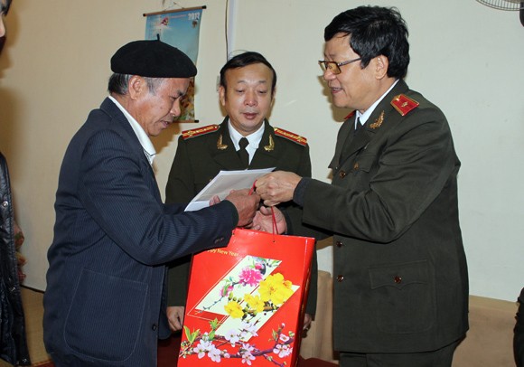 Nghĩa tình đồng đội khi mùa Xuân đến ảnh 2