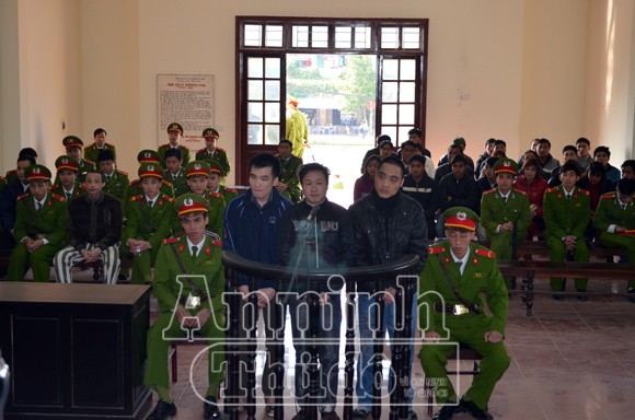 Ba mắt xích của đường dây vận chuyển 720 bánh heroin bị tử hình ảnh 1