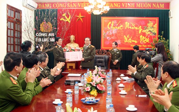 Đại tướng Trần Đại Quang kiểm tra ANTT tại tỉnh biên giới Lạng Sơn ảnh 2
