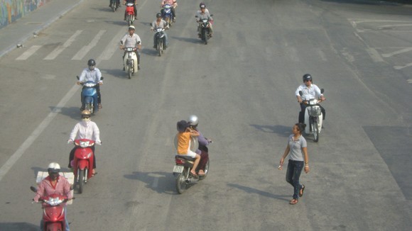 Xem cảnh ngang nhiên đi ngược chiều, không ai xử lý ảnh 1