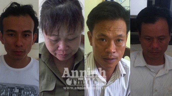 Phá "lò" sản xuất con dấu, tài liệu giả quy mô lớn ảnh 4