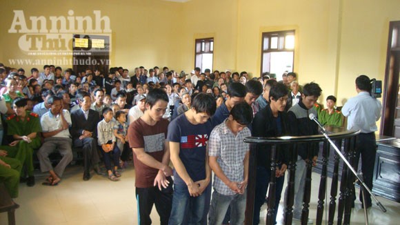 Nhóm siêu "đá xế" lãnh hơn 30 năm tù ảnh 1