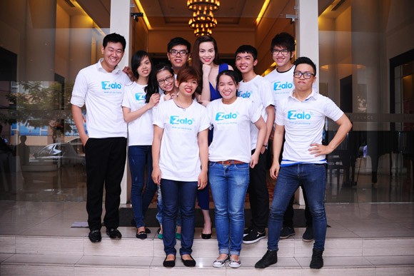 Hồ Ngọc Hà lái siêu xe đi quay quảng cáo ảnh 11