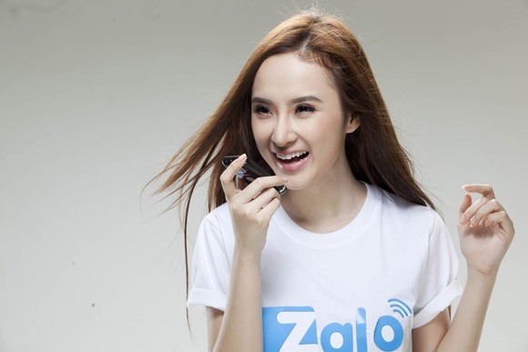 Angela Phương Trinh chia sẻ về những cám dỗ trong showbiz hào nhoáng ảnh 1