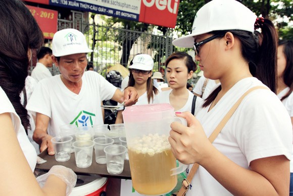 1.000 cốc Tào phớ thật xóa tan mệt mỏi, lo âu của sĩ tử và phụ huynh ảnh 2