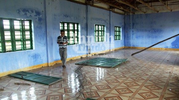 Khu tái định cư tiền tỉ… bị “bỏ hoang”: Phòng học thành nơi nhốt bò ảnh 1
