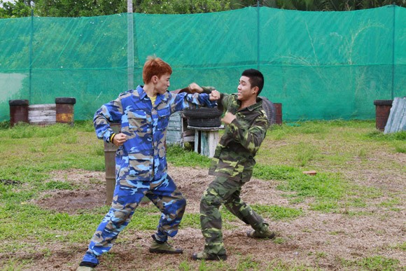 Hotboy S.T mướt mồ hôi tập luyện võ thuật ảnh 8