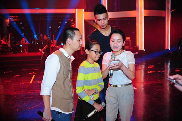 Phương Mỹ Chi "đối đầu" với Đoàn Thùy Trang trên sân khấu The Voice ảnh 1