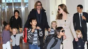 Chuyện ít biết về Angelina Jolie - "ngôi sao" người mẹ ảnh 1