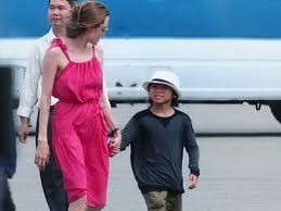 Chuyện ít biết về Angelina Jolie - "ngôi sao" người mẹ ảnh 2