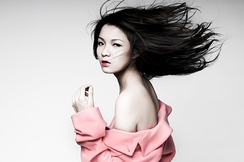 Hotgirl Thủy Top: Bị ghét vì không giống ai! ảnh 1