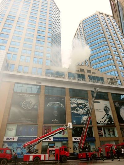 Diễn tập chữa cháy-cứu hộ tại tòa nhà Vincom Center Bà Triệu ảnh 2