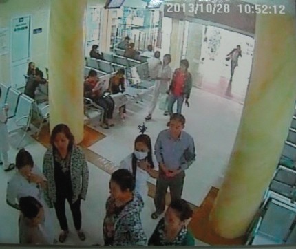 Lật tẩy bác sỹ “rởm” tại BV Bạch Mai, chiếm đoạt hàng chục triệu đồng ảnh 2