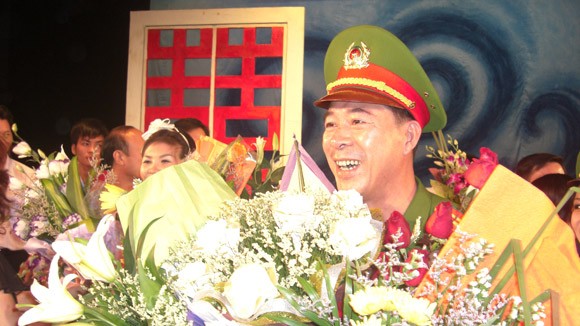Không bao giờ đến muộn ảnh 1