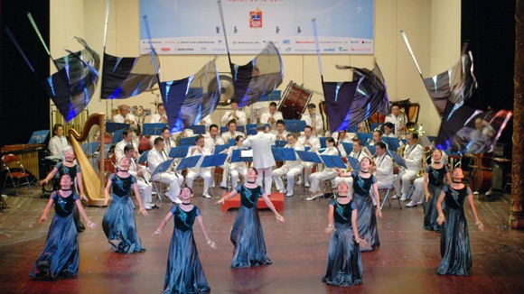 Bất ngờ và ấn tượng ảnh 1