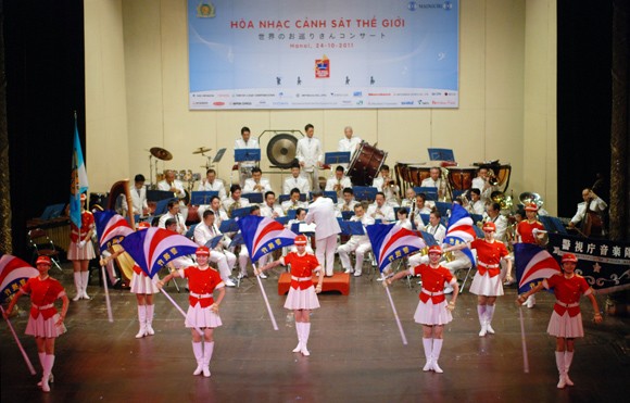 Bất ngờ và ấn tượng ảnh 2