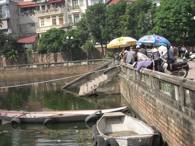 Cán bộ phường nhảy hồ tự vẫn ảnh 2