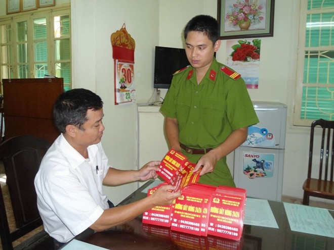 Công bố "đường dây nóng" CATP đảm bảo ANTT tại các bến xe khách ảnh 2