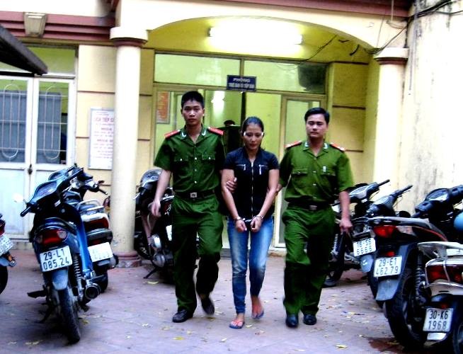 Bắt nữ quái lừa bán hai bé gái vào động mại dâm bên Trung Quốc ảnh 1