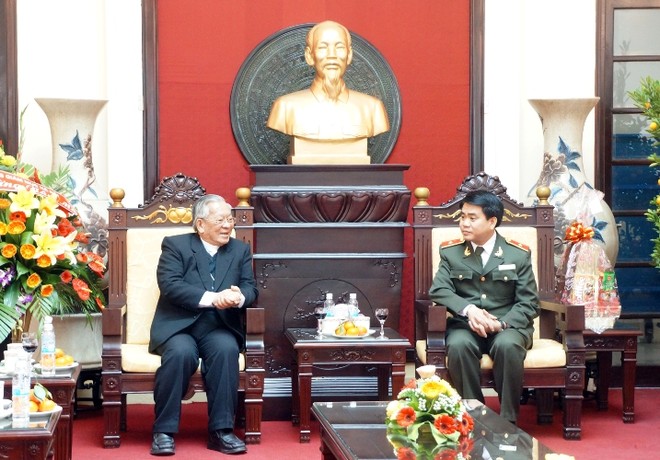 Tổng Giám mục Tổng Giáo phận Hà Nội Nguyễn Văn Nhơn: Thăm, chúc tết Công an Hà Nội ảnh 2