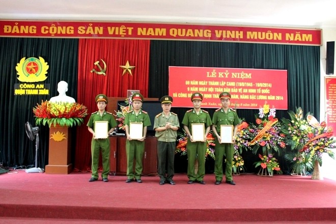 Gặp mặt nhân ngày truyền thống lực lượng Công an nhân dân ảnh 1