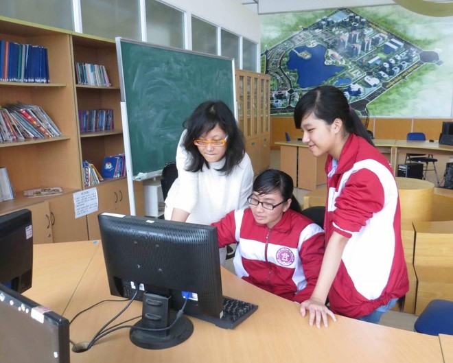 Đặng Hương Giang - Cô bé đa tài và ham học ảnh 3