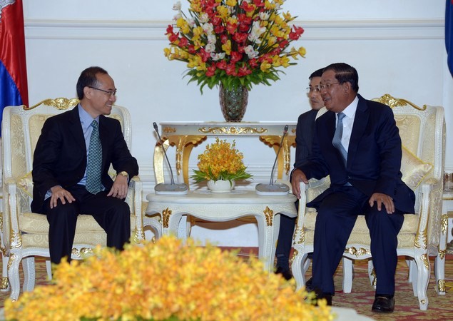 Thủ tướng Hun Sen xuất hiện, đập tan tin đồn đột quỵ ảnh 1