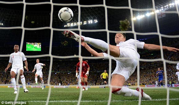 FIFA phê chuẩn công nghệ Hawk-Eye ảnh 1