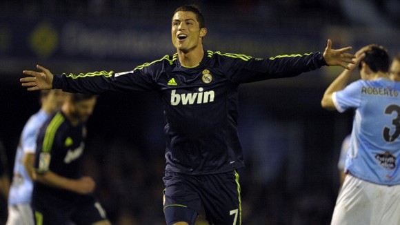 Ronaldo đưa Real lên ngôi nhì bảng ảnh 1