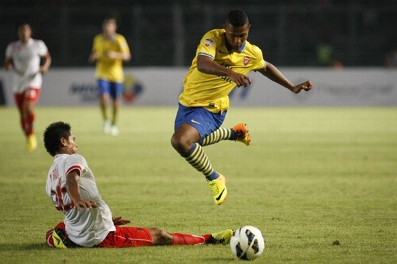 Arsenal tạo ra mưa bàn thắng tại Indonesia ảnh 1