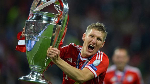 Schweinsteiger nhận giải cầu thủ Đức xuất sắc nhất năm ảnh 1
