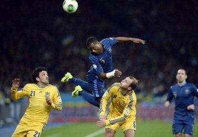 Ukraina 2-0 Pháp: "Gà trống" im tiếng ở Kiev ảnh 1