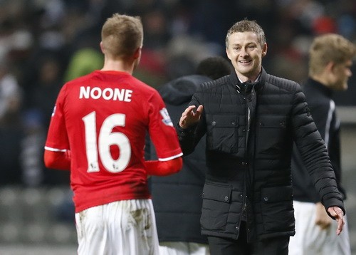 Solskjaer ra mắt thành công ở Cardiff ảnh 1