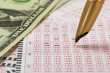 Mua nhầm vé số, một Việt kiều trúng độc đắc 14 triệu USD ảnh 1