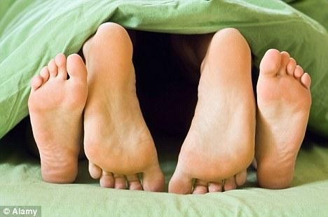 Giáo viên khoa học bị “tố” lên giường với học sinh ảnh 1